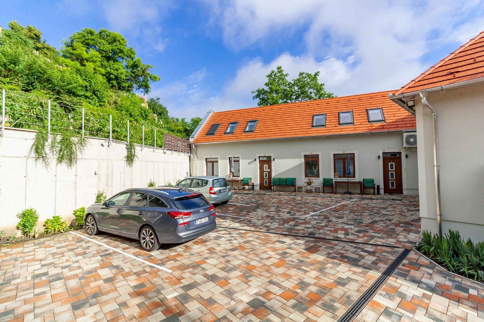 Monbuhim Comfort Veszprém Esterno foto