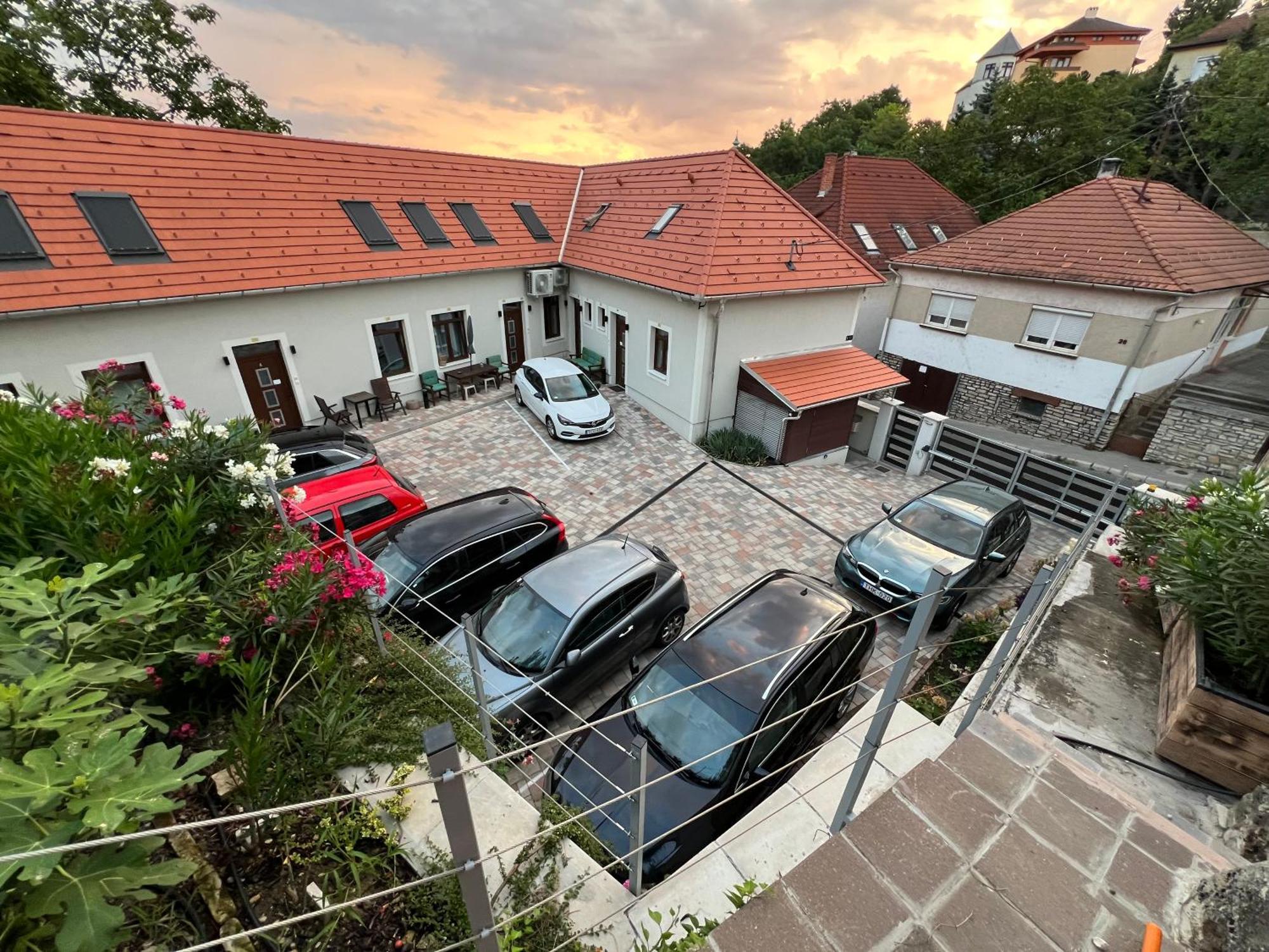 Monbuhim Comfort Veszprém Esterno foto
